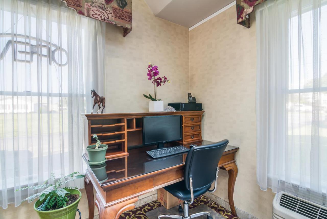 Rodeway Inn Weedsport Extérieur photo