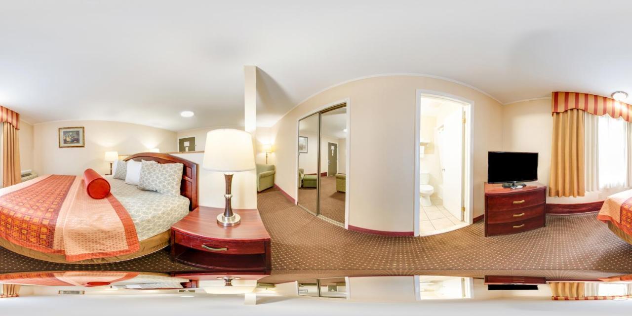 Rodeway Inn Weedsport Extérieur photo