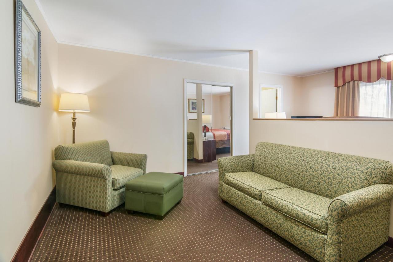 Rodeway Inn Weedsport Extérieur photo