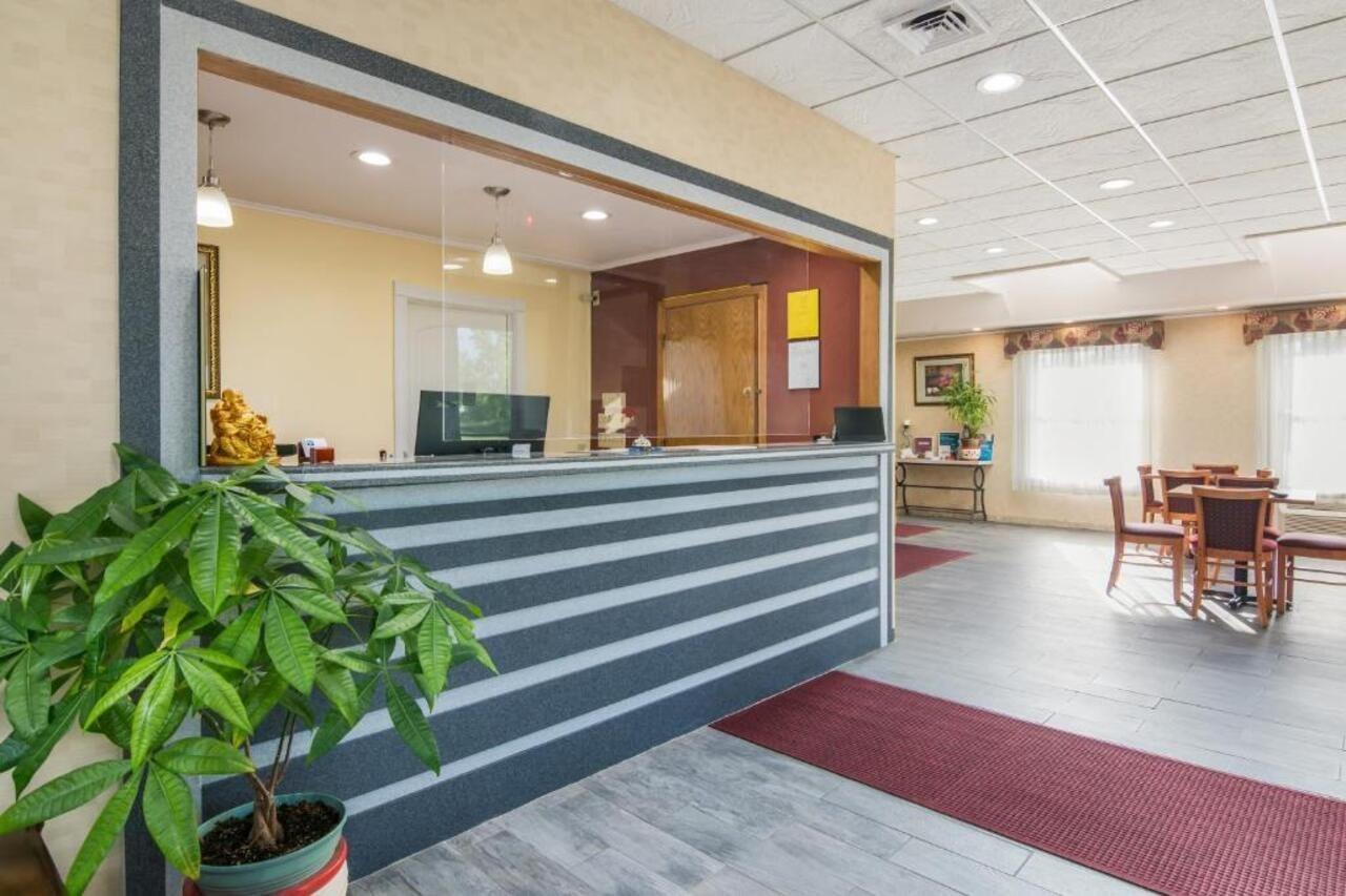Rodeway Inn Weedsport Extérieur photo