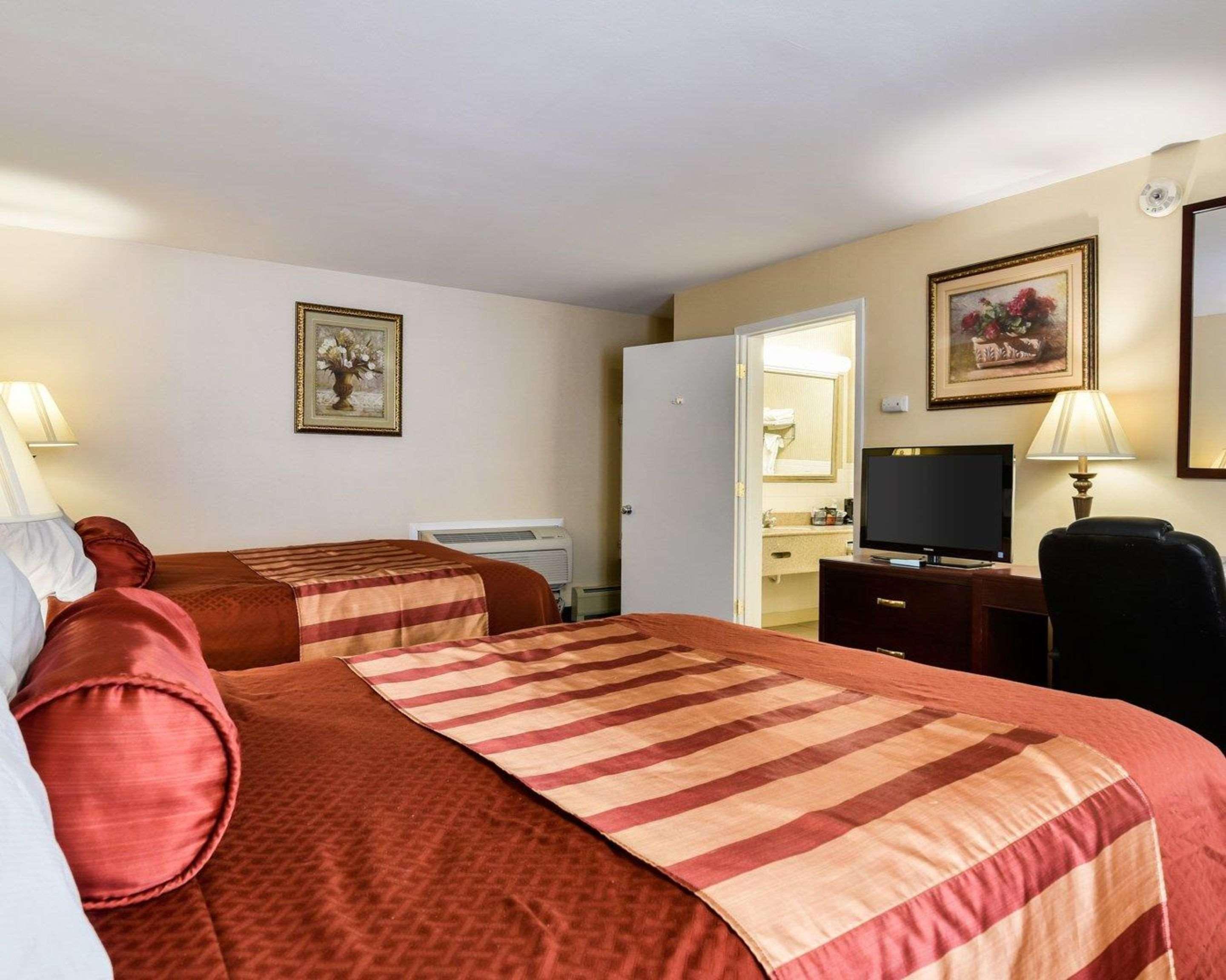 Rodeway Inn Weedsport Extérieur photo