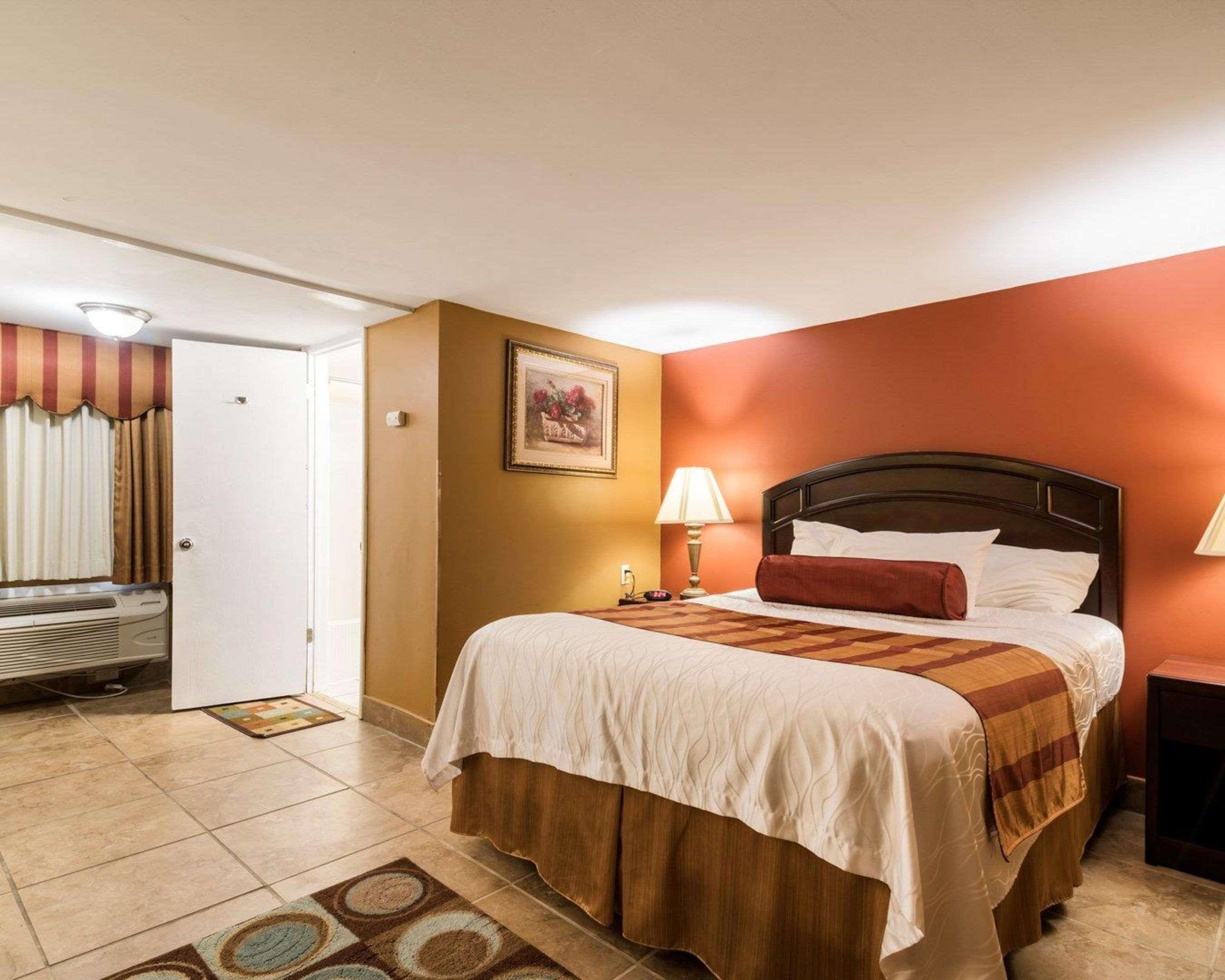 Rodeway Inn Weedsport Extérieur photo