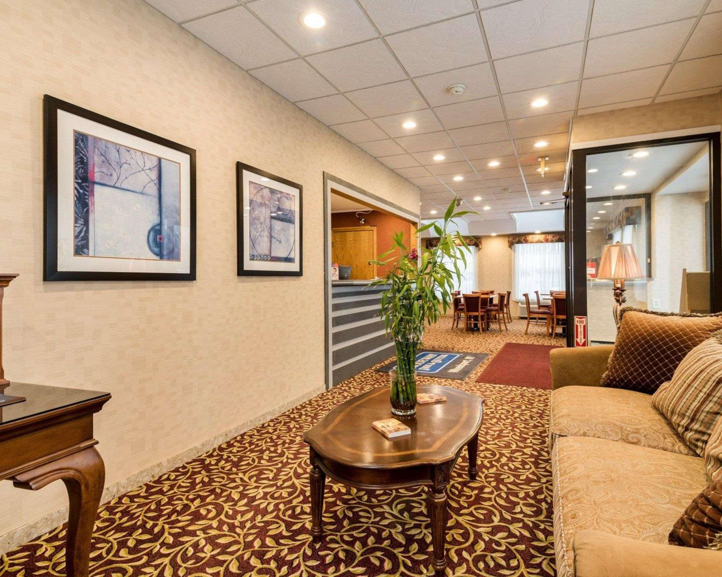Rodeway Inn Weedsport Extérieur photo